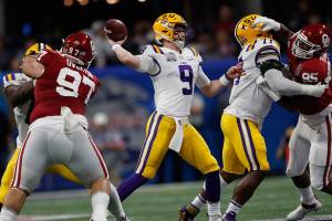 Burrow accounts for 8 TDs, LSU routs Oklahoma