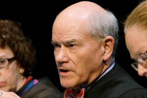 Washington Supreme Court Justice Charles Wiggins to retire
