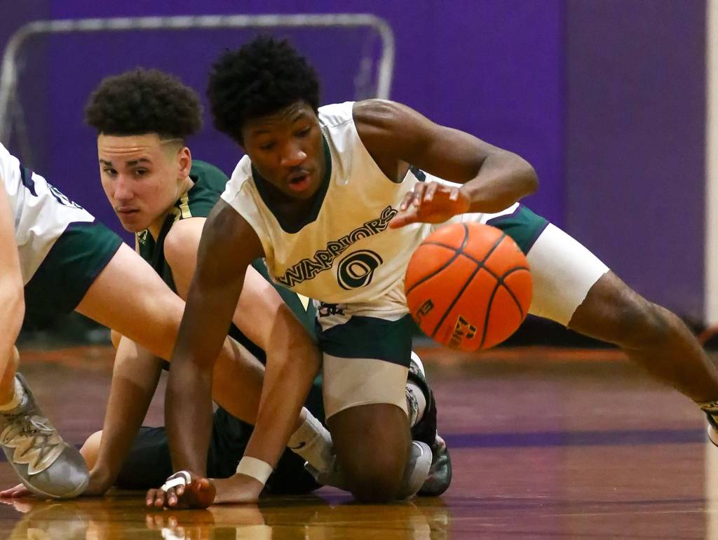 Edmonds-Woodway defeated Marysville Getchell 60-57 Friday evening at Edmonds-Woodway High School. (Kevin Clark / The Herald)