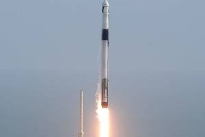 SpaceX launches, destroys rocket in astronaut escape test