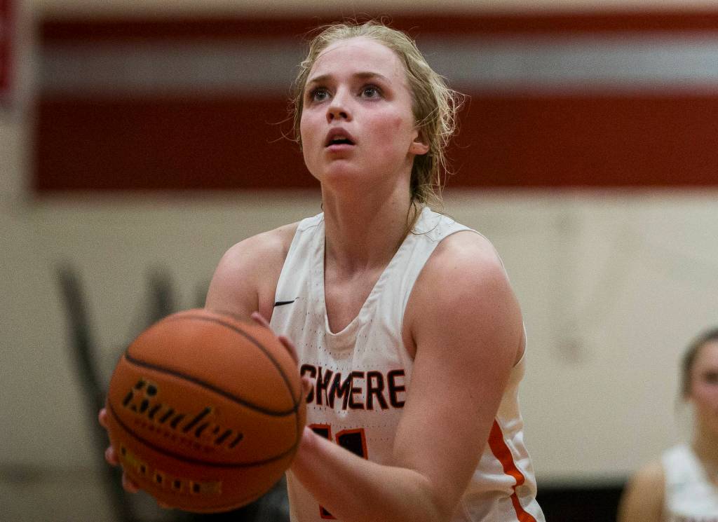 Cashmeres Hailey Van Lith makes a free throw during a game against Kings on Saturday in Shoreline. (Olivia Vanni / The Herald)