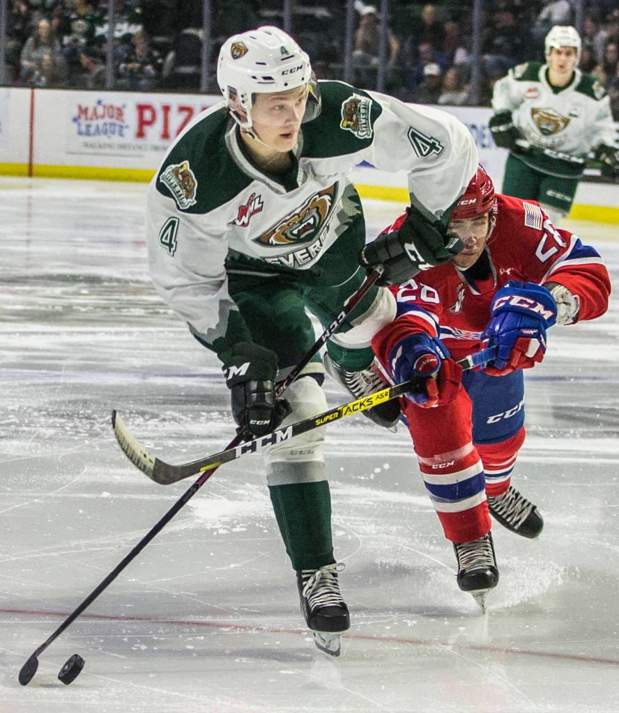 Everett Silvertips Kasper Puutio lines up for a shot during the game against the Spokane Chiefs on Sunday, Jan. 26, 2020 in Everett, Wash. (Olivia Vanni / The Herald)