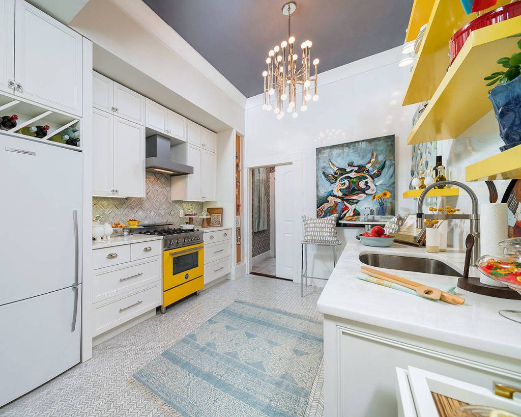 This colorful Florida kitchen by Cheryl Kees Clendenon was a National Kitchen and Bath Association 2018 Design Competition Winner. (Greg Riegler)