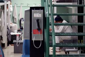Lawmakers pass bill to limit immigration detention center