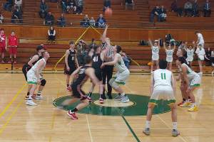 Lynden pulls away to top Mountlake Terrace boys basketball