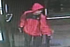 Edmonds store clerk shot, killed; police looking for suspect