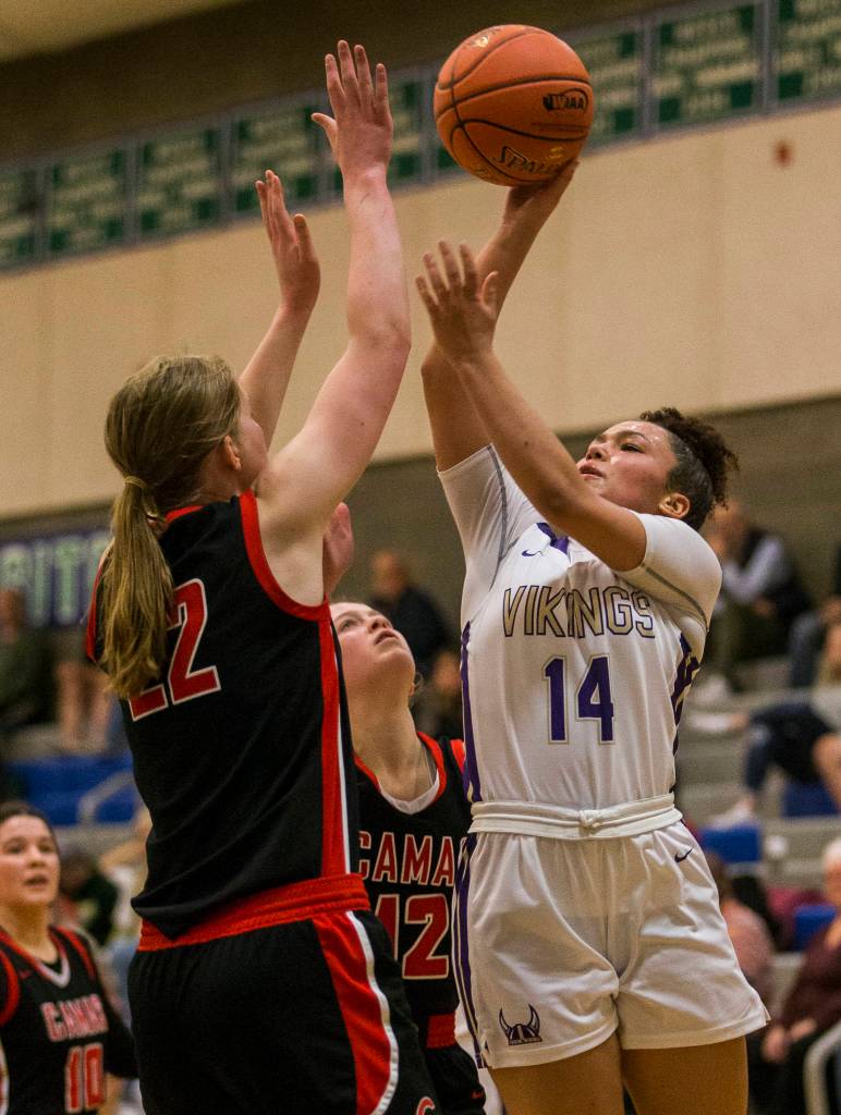 Lake Stevens Baylor Thomas makes a jump shot during the game against Camas on Saturday, Feb. 29, 2020 in Shoreline, Wa. (Olivia Vanni / The Herald)