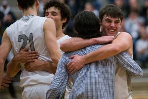 Glacier Peak boys rout Auburn, earn Hardwood Classic bye