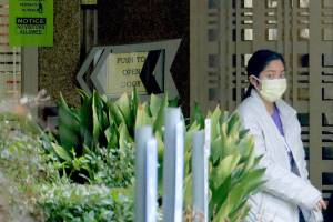 State coronavirus death toll rises to 6; some schools close