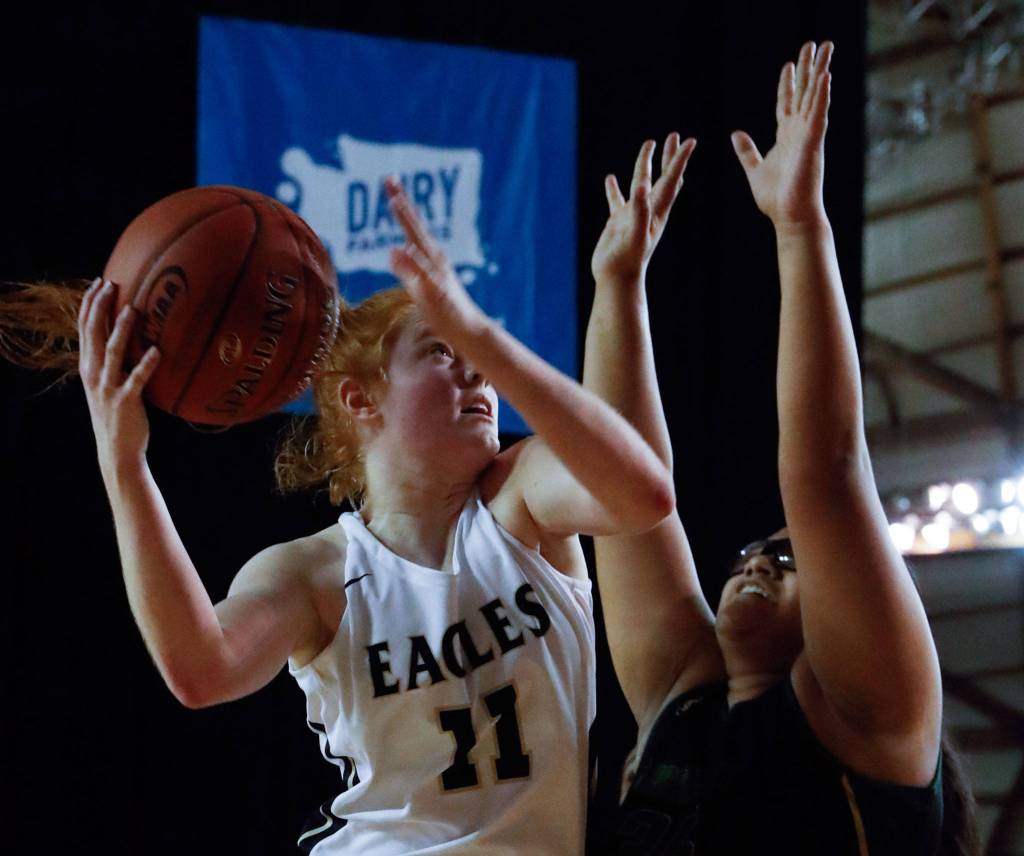 Arlington defeated Shorecrest, 50-49, to advance to the semifinalsThursday evening at the Tacoma Dome on March 5, 2020. (Kevin Clark / The Herald)