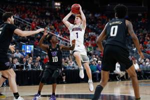 UW men lose in opening round of Pac-12 tournament