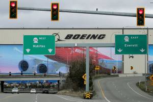 Boeing plants here to close; infected Everett worker dies
