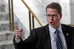 Far-right leaders denounce shutdowns in Washington, Idaho