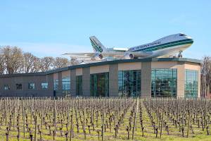 Oregon vintner rescues McMinnville museum and water park