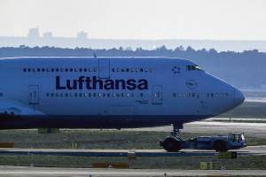 Lufthansa in ‘tense’ talks with Boeing, Airbus plane deferrals