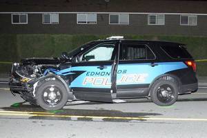 Suspected impaired driver crashed with Edmonds police officer