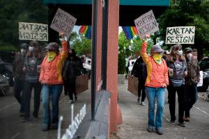 100 armed vigilantes rouse fear, soul-searching in Snohomish