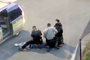 Video: Sheriff’s deputy punches man lying on the ground