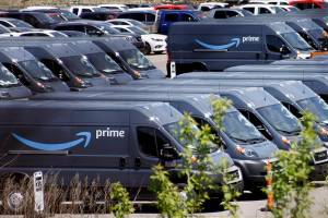 Despite green pledges, Amazon’s carbon footprint grew 15%