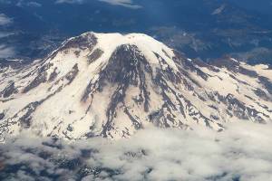 Searchers find body of Seattle skier on Mount Rainier