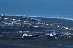 Powerful quake jolts Alaska towns, produces small tsunami
