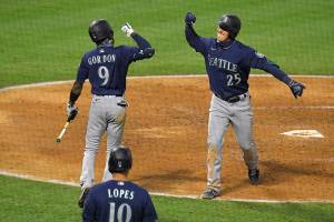Mariners outlast Angels in slugfest