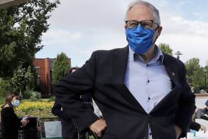 Inslee says schools in virus hot spots should stay closed