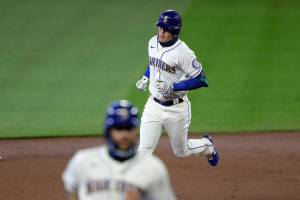Moore turning into ‘absolute stud’ for Mariners