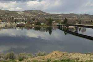 Inslee visits Brewster, the latest virus hot spot in state