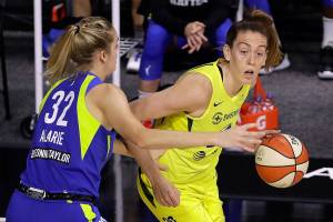 Storm rout Wings for 7th straight win