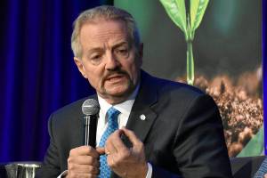 Public lands chief hangs on despite nomination getting nixed