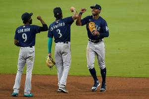 Improving Mariners beat Padres for 4th straight win