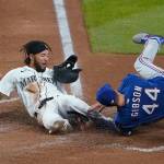 Big 8th inning lifts Mariners over Rangers