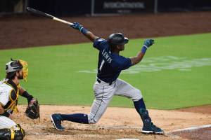 Mariners top Padres, snap losing skid