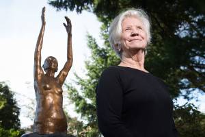 New sculpture rises above Everett’s arboretum at Legion Park