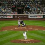 M’s beat Astros to keep faint playoff hopes alive