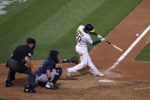 Mariners lose to A’s on walk-off home run in 10th