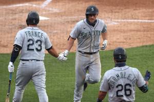 Mariners sweep Athletics in late-season doubleheader