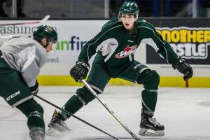 Silvertips' Ronan Seeley runs through a drill during hockey practice on Oct. 3, 2018 in Everett, Wa. (Olivia Vanni / The Herald)