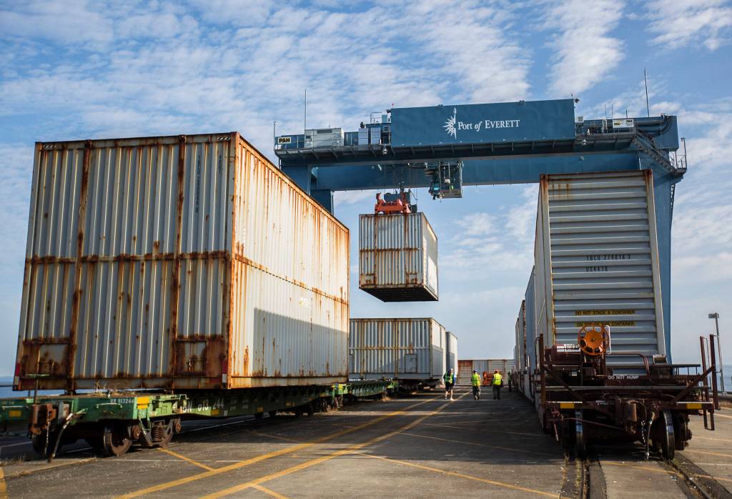 The Port of Everett unloads airplane cargo for the Boeing plant in Mukilteo on Aug. 13. (Olivia Vanni / The Herald)