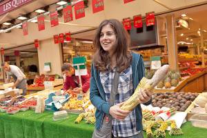 Rue Cler’s stores make picnic-shopping fun in Paris.