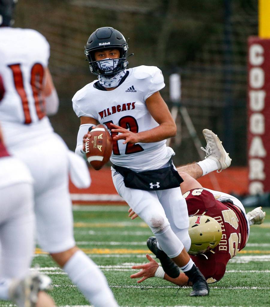 The Lakewood Cougars defeated the visiting Archbishop Murphy Wildcats 32-21 at Lakewood High Friday night in Arlington on March 26, 2021. (Kevin Clark / The Herald)