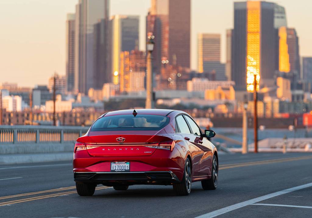 The highway fuel economy rating for the 2021 Hyundai Elantra base SE model is 43 mpg. SEL and Limited models are rated 41 mpg. (Manufacturer photo)