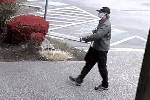 Detectives are seeking the public’s help to identify a suspect in a bank robbery that occurred on Monday, April 26, at the Wells Fargo Bank on 13th Street in Snohomish. (Snohomish County Sheriff's Office)