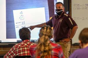 Ron Detrick teaches his geometry class Wednesday morning at Lakewood Middle School in Marysville on May 12, 2021. (Kevin Clark / The Herald)