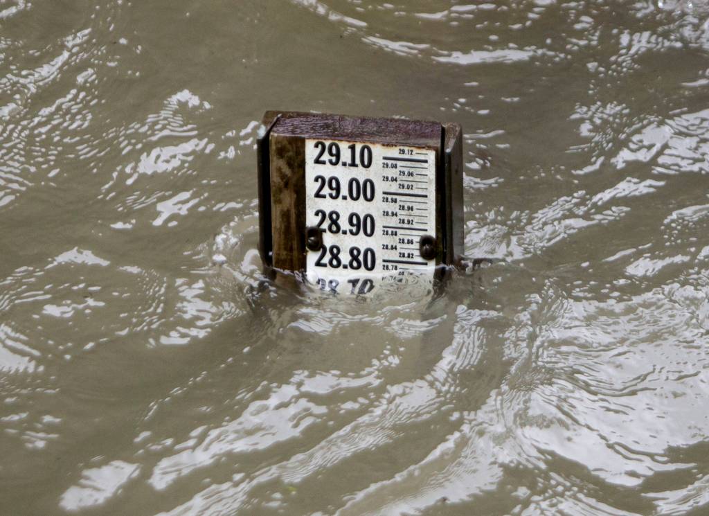 A river height measurement along the Sultan River. (Olivia Vanni / The Herald)