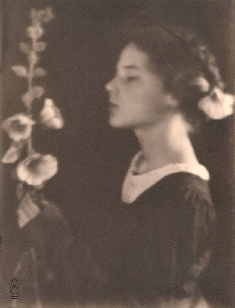 Peter Camffermans Untitled synchromist composition circa 1920 is showing in the Origins: Northwest Abstract Art exhibition at Cascadia Art Museum in Edmonds.