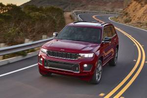 The 2021 Jeep Grand Cherokee L’s standard powertrain is a 293-horsepower V6 engine and an eight-speed automatic transmission. (Manufacturer photo)