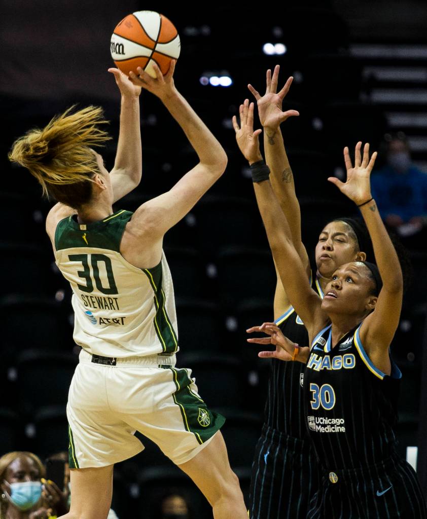 Seattle Stormճ Breanna Stewart makes a jump shot over Chicago Skyճ Candace Parker and Skyճ Azur Stevens during the game at Angel of the Winds Arena on Friday, Aug. 27, 2021 in Everett, Wash. (Olivia Vanni / The Herald)