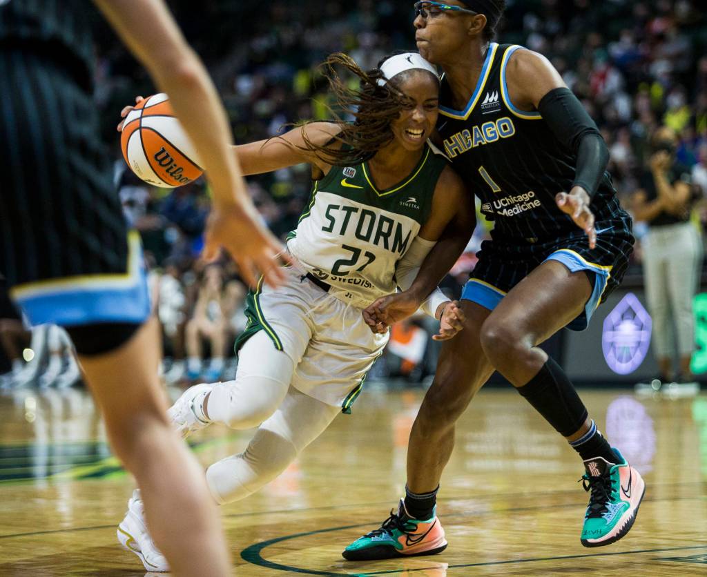 Seattle Stormճ Jordin Canada drives to the hoop during the game against the Chicago Sky at Angel of the Winds Arena on Friday, Aug. 27, 2021 in Everett, Wash. (Olivia Vanni / The Herald)